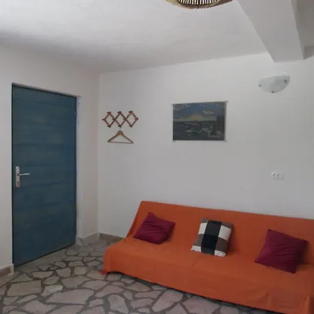 Tangerine Apartment *